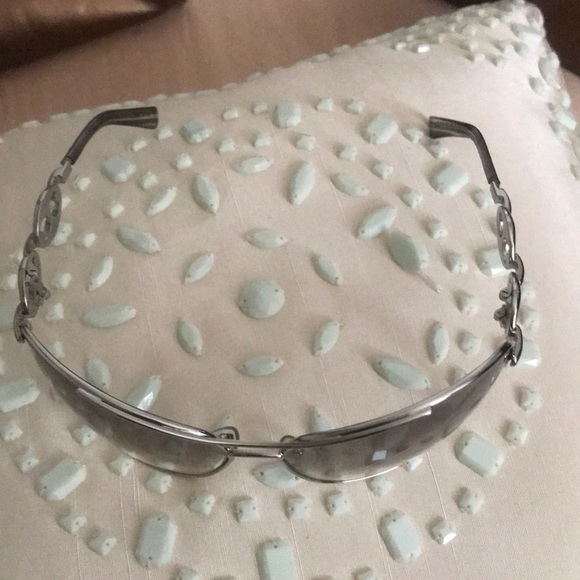 Silver  Gucci Link Sunglasses. - Picture 8 of 8